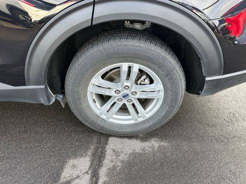 Used 2024 Ford Explorer XLT w/ Equipment Group 202A image 16