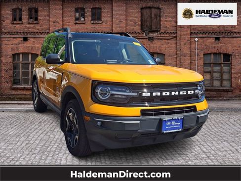 Used 2022 Ford Bronco Sport Outer Banks w/ Tech Package AWD/4WD image 1