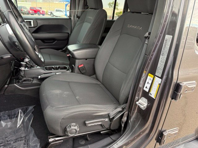 Used 2018 Jeep Wrangler Unlimited Sahara AWD/4WD image 28