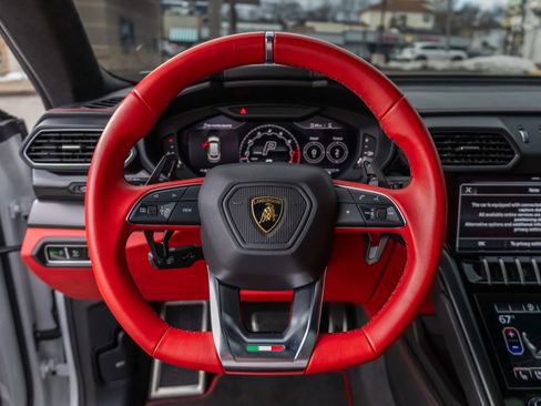 Used 2022 Lamborghini Urus image 39