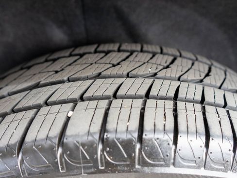 Used 2021 GMC Acadia Denali w/ GMC Pro Grade Package image 40