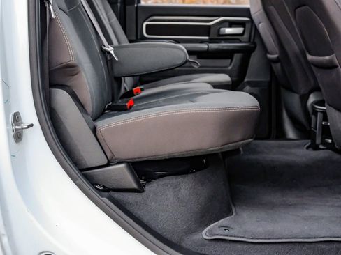 Used 2024 RAM 2500 Big Horn w/ Night Edition image 33