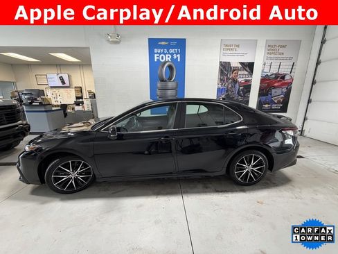Used 2023 Toyota Camry SE image 6
