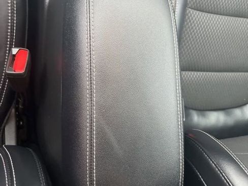 Used 2023 Ford Escape SE image 18