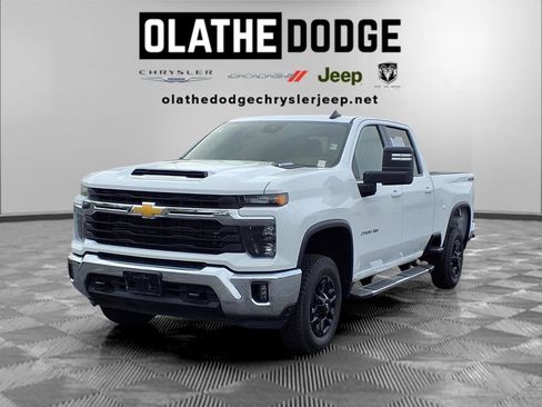 Used 2025 Chevrolet Silverado 2500 LT w/ Convenience Package AWD/4WD image 1