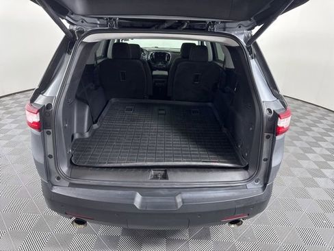 Used 2020 Chevrolet Traverse LT w/ Driver Confidence II Package image 13