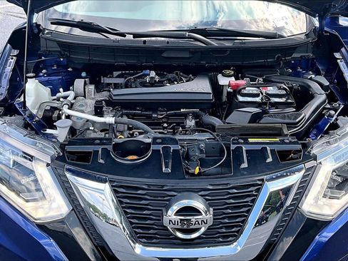 Used 2017 Nissan Rogue SV AWD/4WD image 30