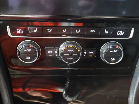 Used 2019 Volkswagen Golf R 4-Door AWD/4WD image 46