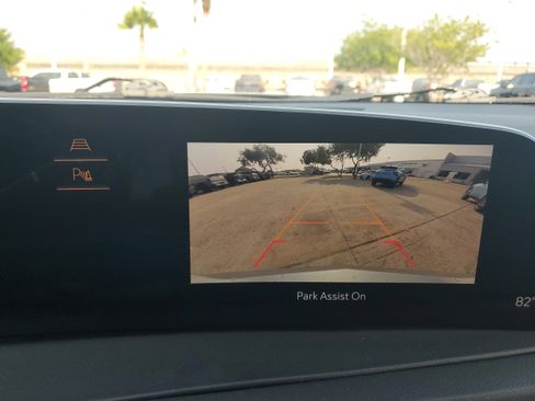 Used 2024 Cadillac XT4 Premium Luxury image 35