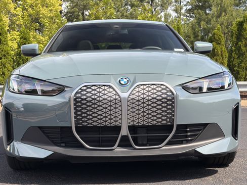 Used 2025 BMW i4 eDrive40 RWD image 19