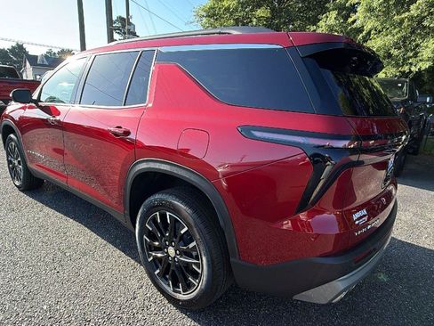 New 2026 Chevrolet Traverse LT w/ Sun and Wheel Package FWD image 10