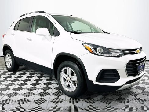 Used 2018 Chevrolet Trax LT w/ LT Convenience Package image 26