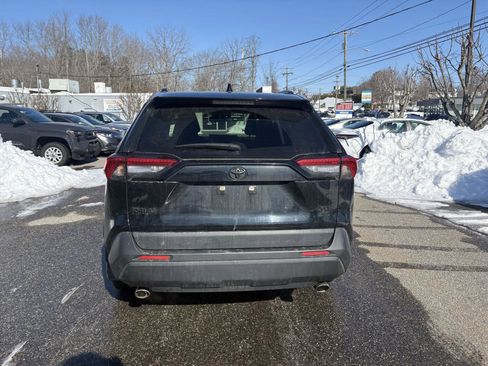 Used 2019 Toyota RAV4 XLE w/ Convenience Package image 6