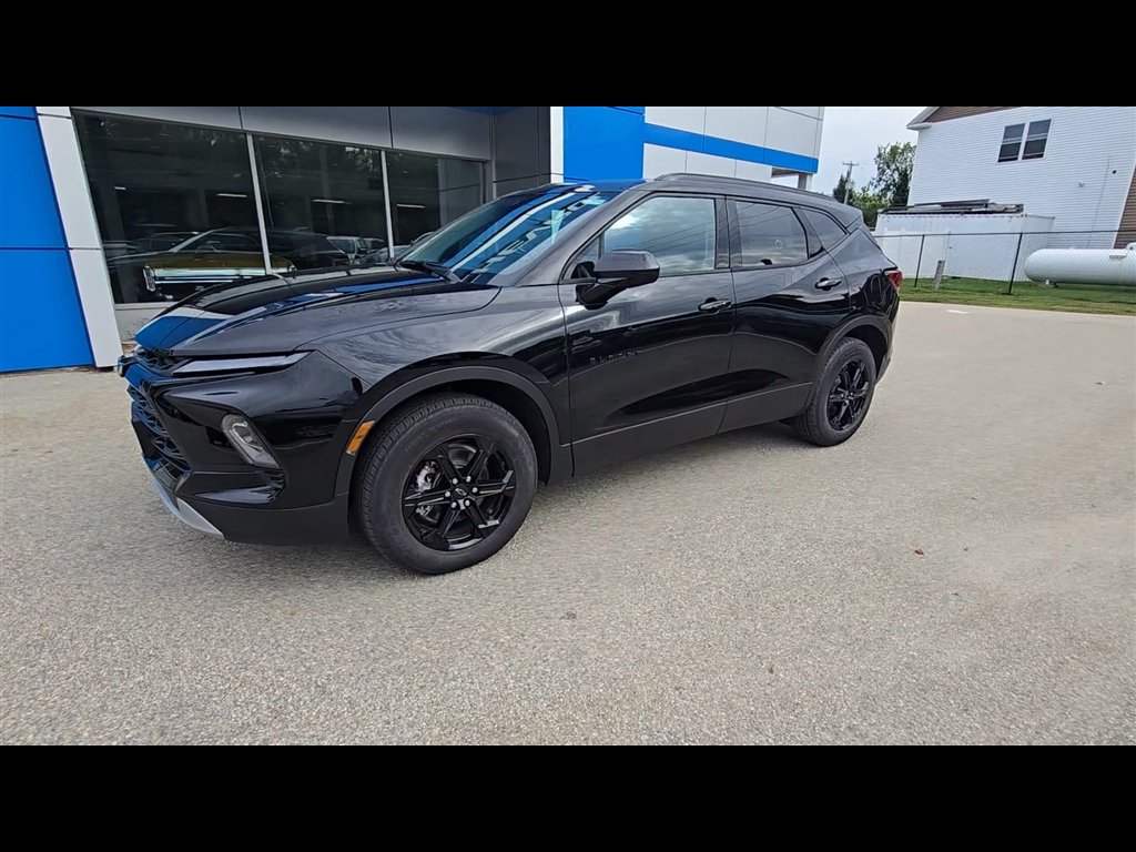 New 2026 Chevrolet Blazer LT w/ Midnight/Sport Edition AWD/4WD image 4