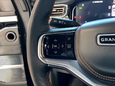 Used 2023 Jeep Grand Wagoneer L Series III w/ Rear-Seat Entertainment Group AWD/4WD image 8