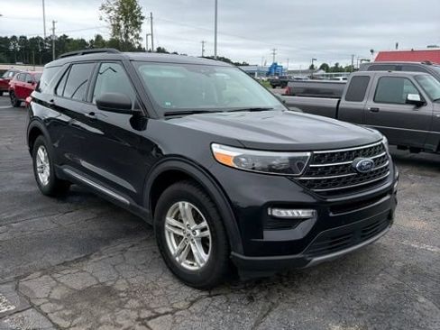 Used 2020 Ford Explorer XLT w/ Equipment Group 202A AWD/4WD image 5