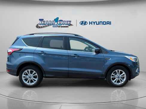 Used 2018 Ford Escape SEL w/ Ford Safe & Smart Package FWD image 9