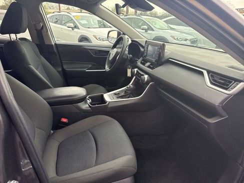Used 2022 Toyota RAV4 LE AWD/4WD image 18