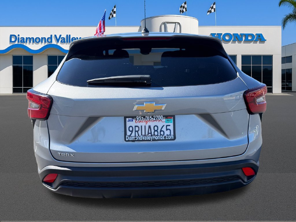 Used 2025 Chevrolet Trax LS FWD image 5