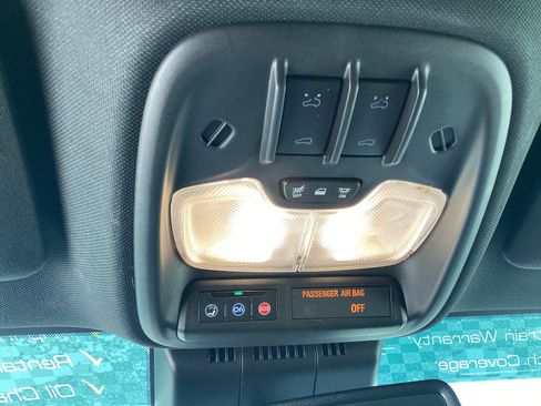 Used 2024 Chevrolet Colorado ZR2 w/ Technology Package AWD/4WD image 28