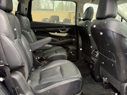 Used 2021 Subaru Ascent Limited w/ Technology Package image 18