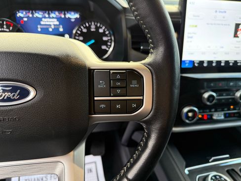 Used 2024 Ford Expedition XLT image 16