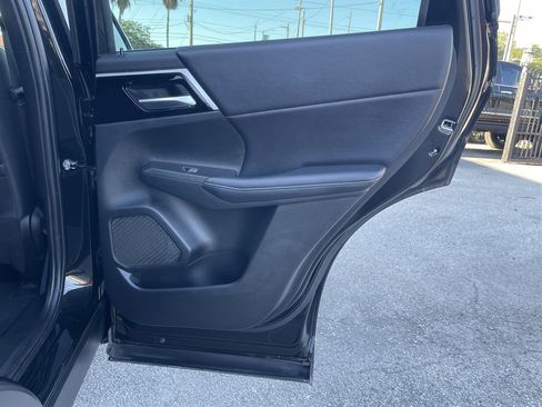 Used 2023 Mitsubishi Outlander SE FWD image 45