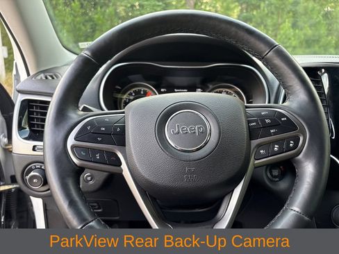 Used 2019 Jeep Cherokee Limited w/ Luxury Group AWD/4WD image 14