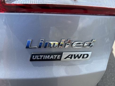 Used 2017 Hyundai Santa Fe Limited AWD/4WD image 28