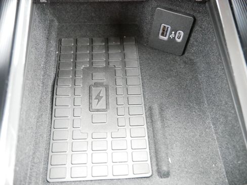 Used 2023 Lincoln Corsair FWD w/ Equipment Group 101A image 29