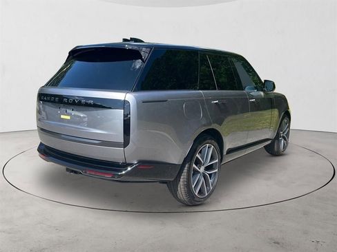 New 2025 Land Rover Range Rover SE image 5