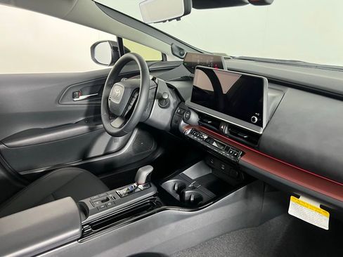 Used 2025 Toyota Prius Plug-In Hybrid w/ Limited Premium Package image 31