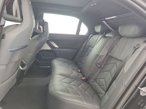 Used 2025 BMW 740i xDrive AWD/4WD image 13