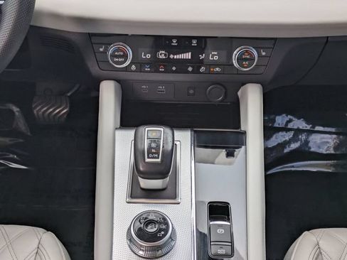 Used 2024 Mitsubishi Outlander SEL FWD image 20