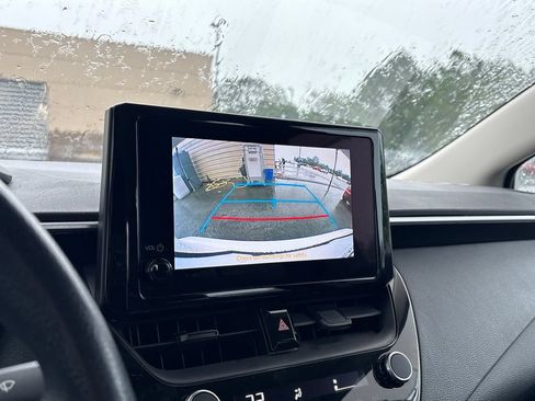 Used 2024 Toyota Corolla LE FWD image 23