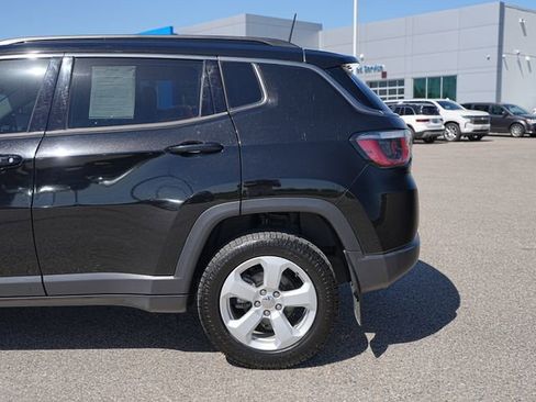 Used 2020 Jeep Compass Latitude w/ Cold Weather Group AWD/4WD image 12