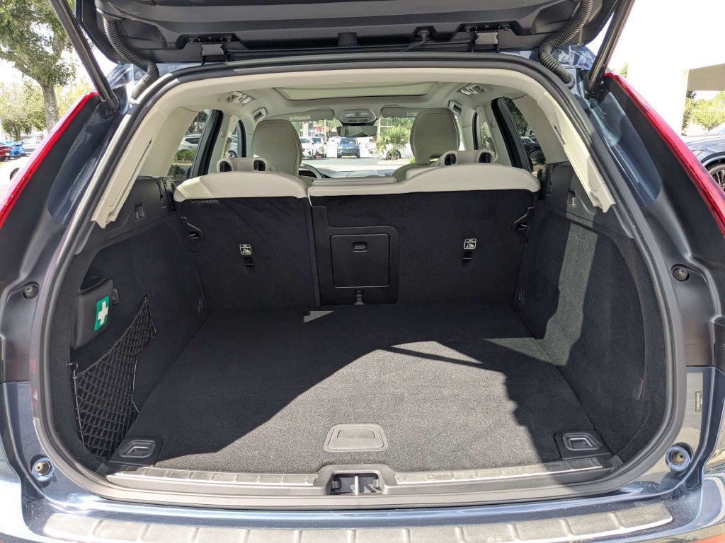 Used 2024 Volvo XC60 T8 Plus w/ Protection Package Premier AWD/4WD image 15
