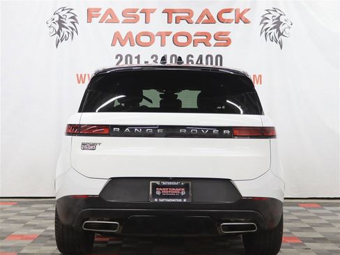 Used 2024 Land Rover Range Rover Sport SE image 5