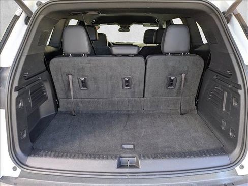 Used 2024 GMC Acadia Elevation image 6