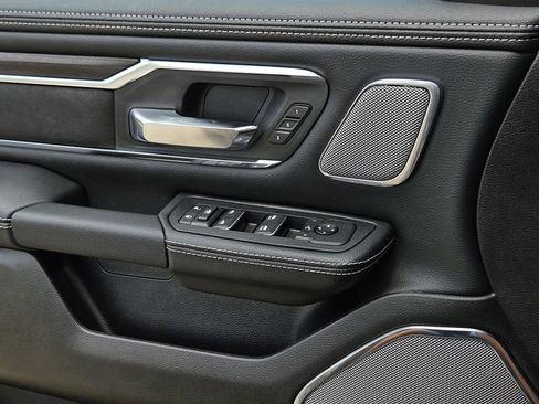 Used 2025 RAM 1500 Laramie AWD/4WD image 15