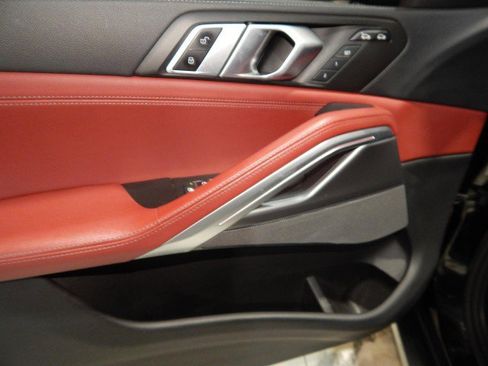 Used 2021 BMW X6 xDrive40i w/ Premium Package image 13