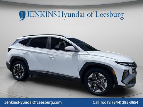 New 2025 Hyundai Tucson SEL FWD image 2