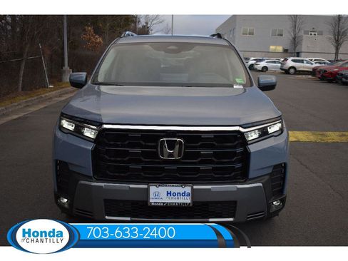 New 2026 Honda Pilot Touring image 2