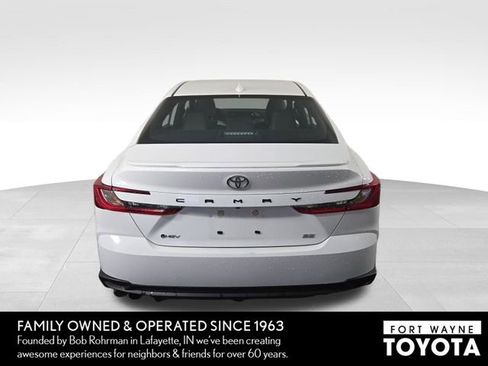 Used 2025 Toyota Camry SE FWD image 8