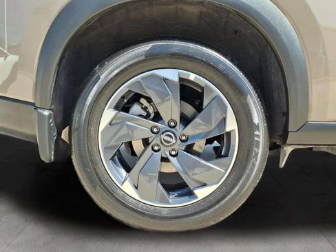 Certified 2024 Nissan Rogue SV FWD image 20
