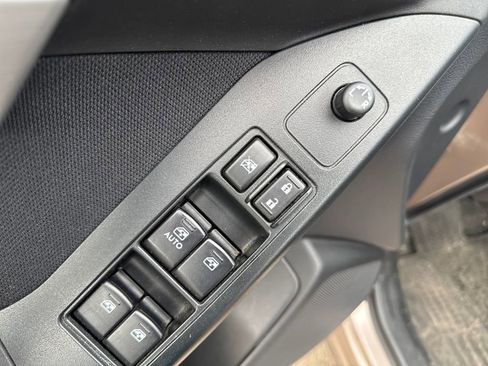 Used 2014 Subaru Forester 2.5i image 11