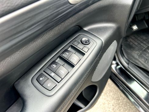 Used 2021 Jeep Grand Cherokee Laredo X image 16