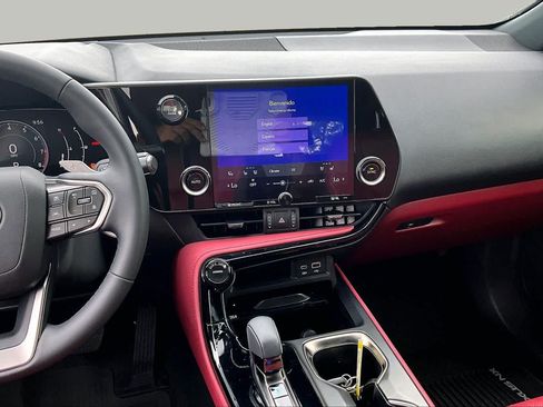 Used 2024 Lexus NX 250 FWD image 7