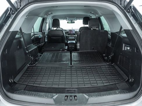 Used 2021 Ford Explorer Limited w/ Equipment Group 301A image 12