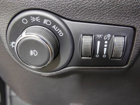 Used 2023 Jeep Compass Latitude w/ Convenience Group AWD/4WD image 35